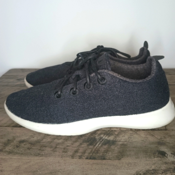 allbirds Other - AllBirds Wool Runner in Charcoal Grey